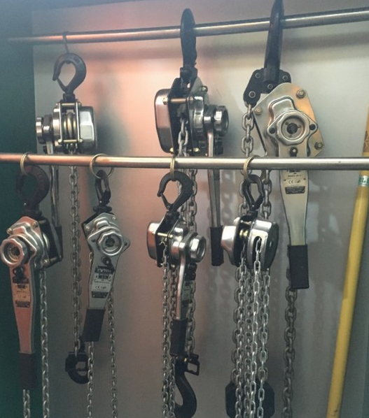 不同国家生产的环链手扳葫芦有不同的传动型式